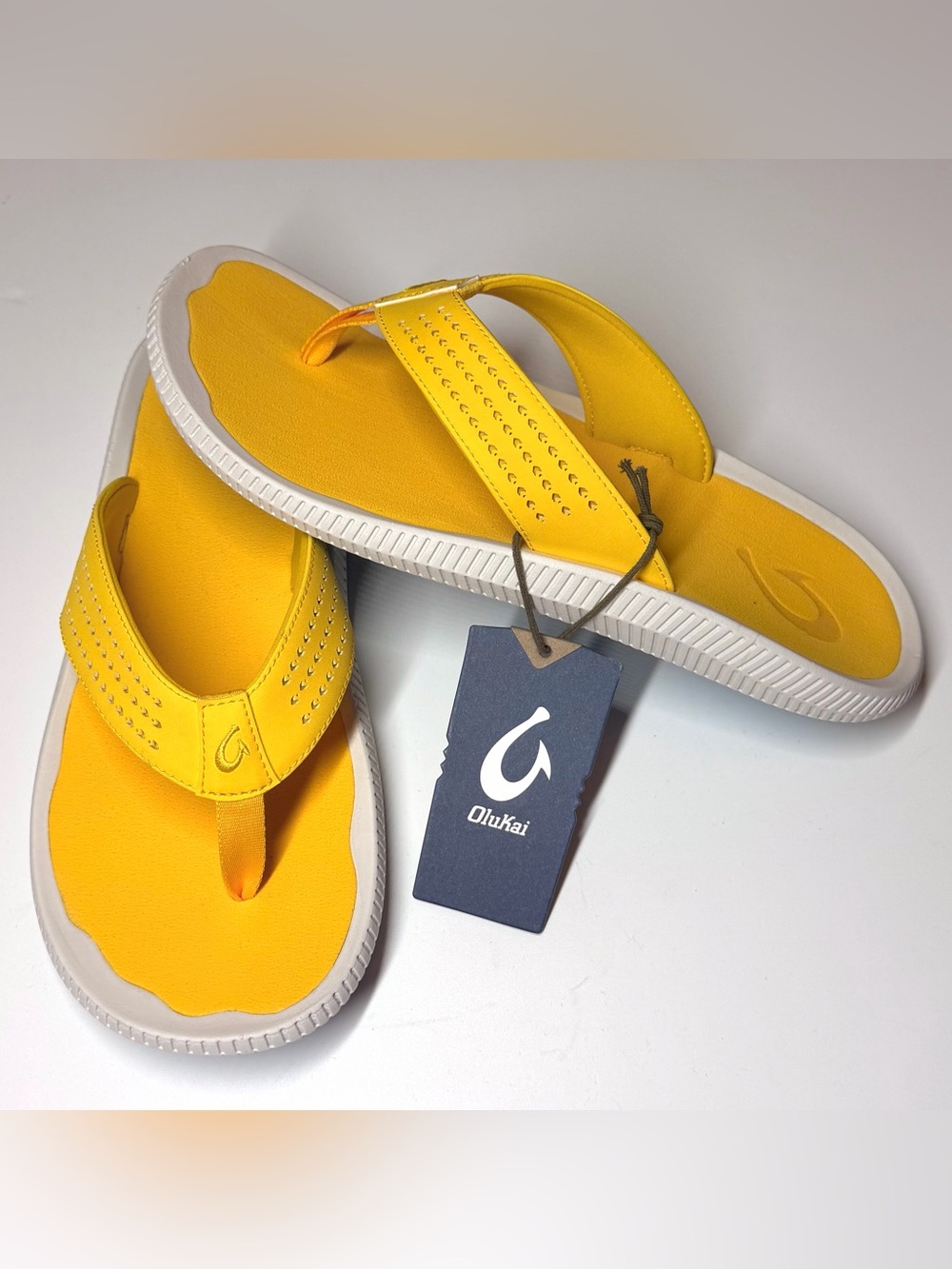 OluKai Ulele Men's Beach Sandals, Water Resistant Flip Flops Size- 11
